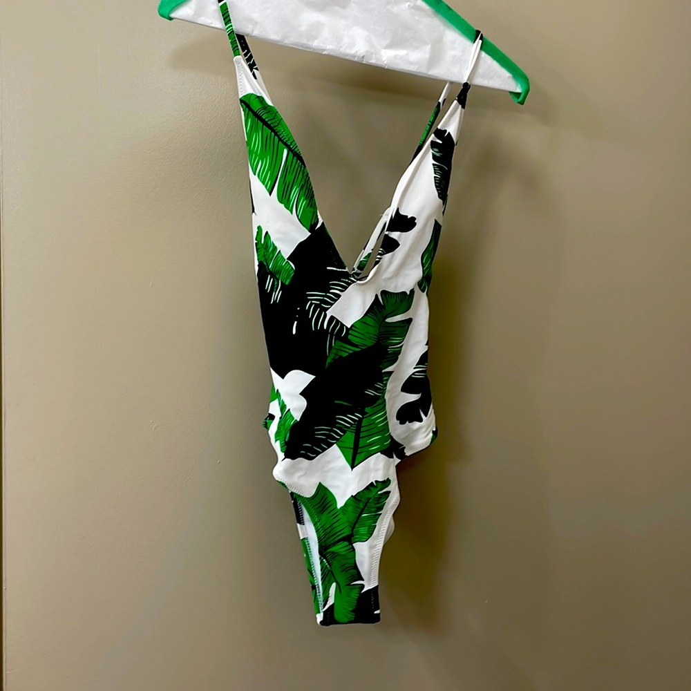 Cupshe, size Medium, tropical swimsuit
